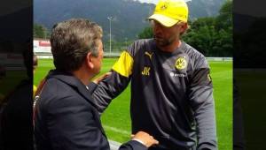 Jorge Luis Pinto felicitó al técnico alemán Jürgen Klopp por su clasificación a la final de la Champions League.
