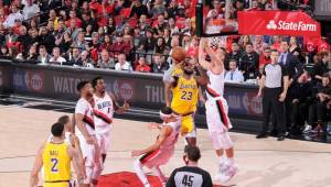 Los Angeles Lakers y LeBron James comenzaron derrotados en campo de los Trail Blazers la temporada de la NBA.