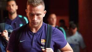 Arthur volverá a Barcelona para ser perdonado, pero el club lo multará de igual forma.