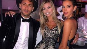 Neymar estuvo bien acompañado en su cumpleaños.