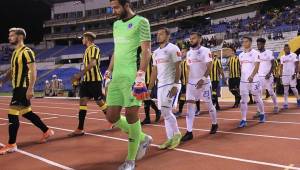 Olimpia y Real España se volverán a ver las caras el miércoles en la final de la vuelta de la Copa Premier Centroamericana para definir al campeón. Fotos DIEZ