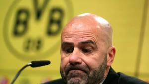 Peter Bosz se va del Borussia Dortmund por los malos resultados en la Liga Alemana y del fracaso en Champions.