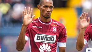 Medios ticos informan que Jerry Bengtson seguirá seis meses más con Saprissa.