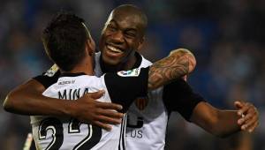 Geoffrey Kondogbia anotó uno de los goles del triunfo del Valencia ante Espanyol. FOTOS: AFP