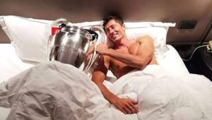 Lewandowski pasó la noche con la copa y se despertó más feliz que nunca.
