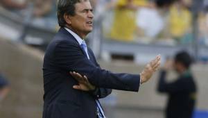 El entrenador de Honduras, Jorge Luis Pinto, no pudo estar en los dos encuentros porque estaba suspendido, pero regresará en marzo contra EUA y Costa Rica.