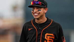 El pelotero sampedrano, Mauricio Dubón, jugará como parador en corto este sábado con los Gigantes frente a Dodgers. Foto cortesía