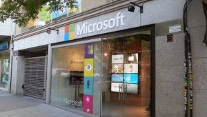 Los miembros del equipo minorista de la compañía continuarán prestando servicios a los clientes desde las instalaciones corporativas de Microsoft y de forma remota