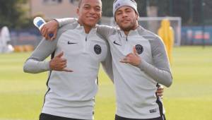 El PSG negó las salidas de Mbappé y Neymar luego de las informaciones de la prensa francesa.