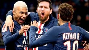 En el PSG esperan ver a Messi jugando con Mbbapé y Neymar.