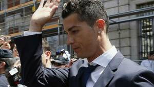 Cristiano Ronaldo habla de noticias 'falsas' en redes sociales y pide que no intenten arruinar su momento.