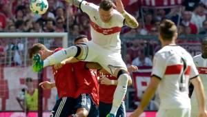 El Bayern Munich ha tenido un festejo agridulce en casa al ser goleado.