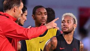 Thomas Tuchel lo mandó a entrenar con los suplentes y Neymar dijo que 'no', porque estaba descansando.