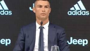 Cristiano Ronaldo durante la presentación como nuevo jugador de la Juventus.