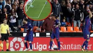 Messi reclamó a los asistentes el gol mal anulado.