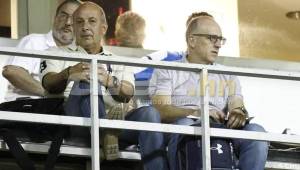 Fabián Coito ha estado presente en el estadio Morazán junto a su equipo de trabajo.