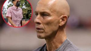 El entrenador de Los Ángeles FC Bob Bradley habla de Andy Najar antes del inicio de la MLS en Orlando, Florida. Fotos cortesía