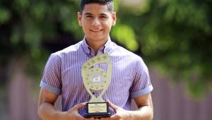 Carlos Pineda (23) fue elegido por DIEZ como el mejor futbolista joven del 2019, ahora se quedará por tres años más con Olimpia.
