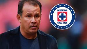 El entrenador peruano, Juan Reynoso, se estaría convirtiendo en nuevo estratega del Cruz Azul que no pudo llegar a un acuerdo con Hugo Sánchez.