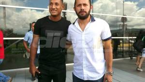 Alfredo Mejía aterrrizó en Tegucigalpa junto a Bryan Acosta para unirse a la Selección de Honduras. Ambos saben muy bien el compromiso que tienen. Foto DIEZ