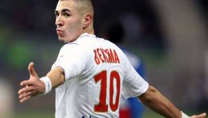 Karim Benzema cuando era jugador del Lyon de Francia, equipo en el que se dio a conocer.