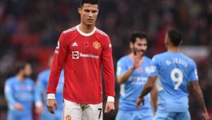 Cristiano Ronaldo no pudo evitar la derrota del Manchester United ante el City en su propia casa.
