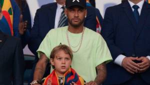 Antes de unirse a la pretemporada del PSG, Neymar viajará a Barcelona para intentar negociar su traspaso.