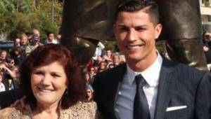 Dolores Aveiro, madre de Cristiano Ronaldo ha aclarado a que equipo quisiera que se fuera su hijo.