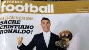Esta es la portada de la revista France Football donde aparece el portugués Cristiano Ronaldo como el ganador del Balón de Oro 2016.