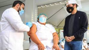 El presidente de El Salvador, Nayib Bukele, está liderando la lucha para que todos los salvadoreños sean vacunados y ahora vendrá un donativo de China.