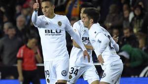 Tres goles de Rodrigo Moreno hicieron posible el pase del Valencia a 'semis' de la Copa.