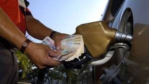 Los hondureños comprarán más caro el combustible desde este lunes en todas las estaciones de servicio.