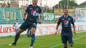 Kevin López festeja a todo pulmó el gol que tiene a Motagua ganando ante Platense en el Excélsior. Foto Neptalí Romero