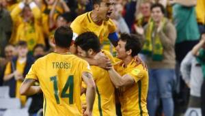 Australia convocó a tres delanteros netos, entre ellos al goleador Tim Cahill. Foto AFP