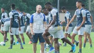 La Selección de Honduras estuvo entrenando esta mañana en la sede del Real España previo al viaje a Martinica. Fotos Moisés Valenzuela