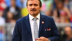 El entrenador de Costa Rica se molestó por el uso del VAR en el final del partido.