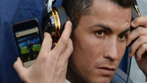 Ronaldo le compró 15 celulares al personal del equipo merengue.