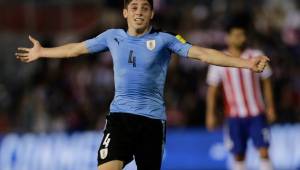 Fede Valverde pertenece al Real Madrid pero juega en el Deportivo la Coruña. Ya debutó con Uruguay.