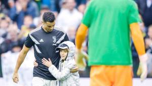 El bonito gesto de Cristiano Ronaldo con un niño que le interrumpió el calentamiento en el juego de la Juventus.
