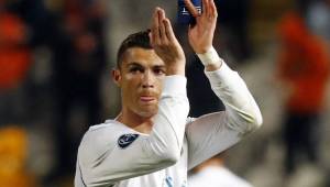 El delantero del Real Madrid, Cristiano Ronaldo, no se mordió la lengua para lanzar un ataque a los periodistas en la zona mixta tras vencer al APOEL. Foto AFP