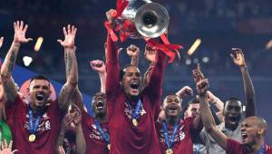 Van Dijk conquistó la Champions League con el Liverpool y apunta para ganar el Balón de Oro.
