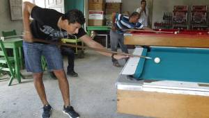 El jugador Mauricio Sabillón se retiró de las canchas este torneo con Marathón y ahora disfruta de su familia en Pinalejo, Santa Bárbara. Foto Neptalí Romero