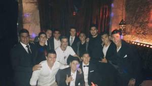 Matías Almeyda publicó una foto en su cuenta de Twitter con los jugadores de Chivas.