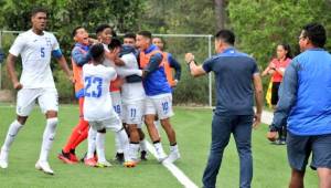La Sub-18 de Honduras venció sin problemas a Uruguay en el primer amistoso. (Fotos cortesía Fenafuth)