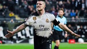 Luka Jovic, la joya serbia del Eintracht, coquetea con el Real Madrid.