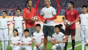 Ricardo Carvalho recibió a Cristiano Ronaldo en China.