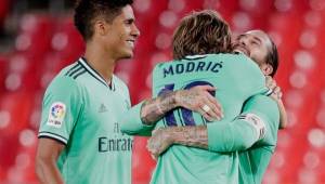 Ramos celebró por todo lo alto el triunfo del Real Madrid ante el Granada en Los Cármenes.