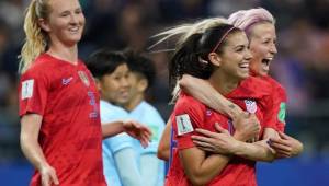 Estados Unidos humilla a Tailandia en su debut con una gran actuación de su estrella Alex Morgan.