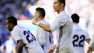 Cristiano Ronaldo anotó triplete ante el Alavés, pero erró un penal.