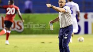 Fabián Coito suma siete partidos invictos con la selección de Honduras, son seis triunfos y un empate.